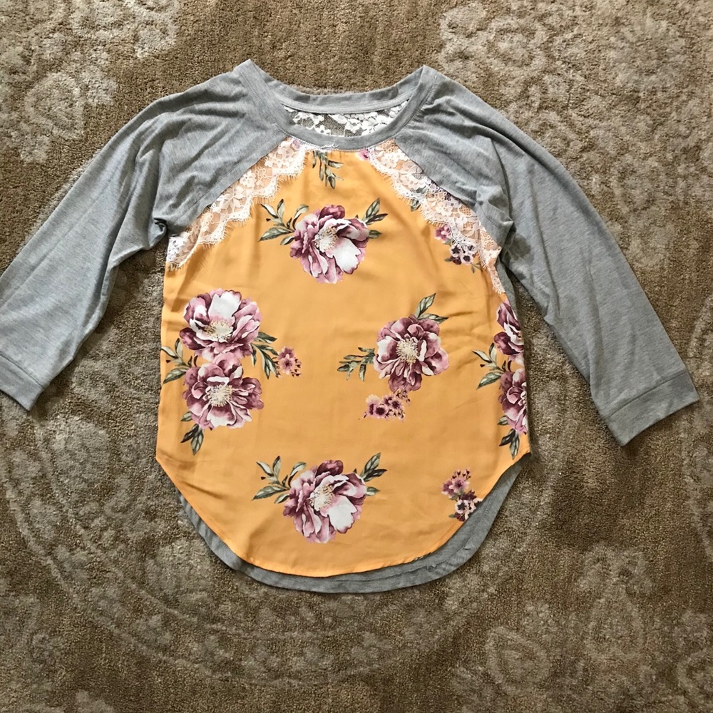 Women’s Quarter Sleeve Floral Shirt